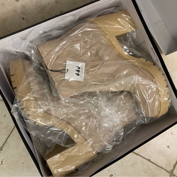 Dolce Vita Caster boots NEW in box never used - Picture 6 of 6